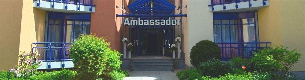 Ambassador Hotel Грасбрун Екстериор снимка